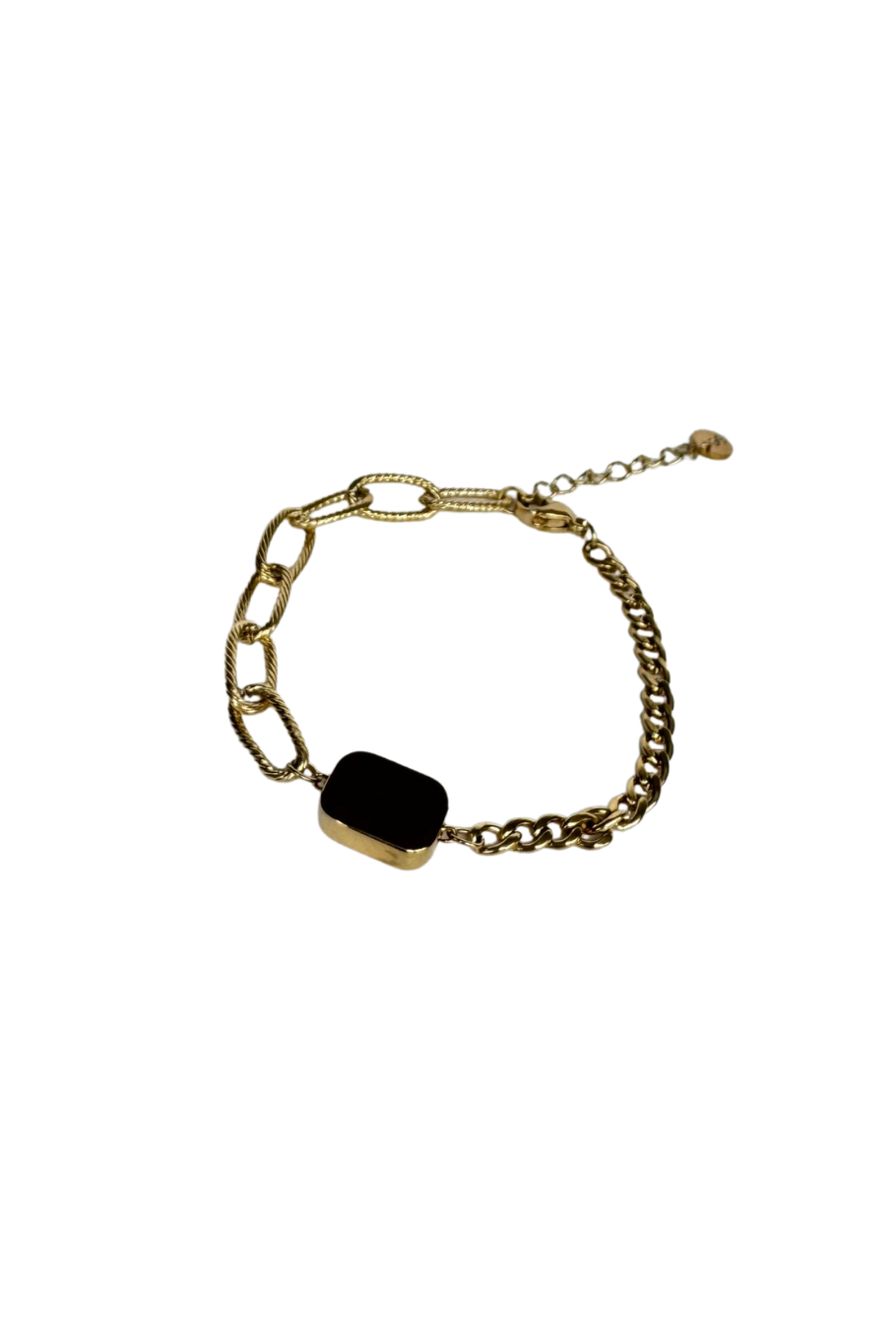GRAVEERBARE ARMBAND SLUITING GOUD