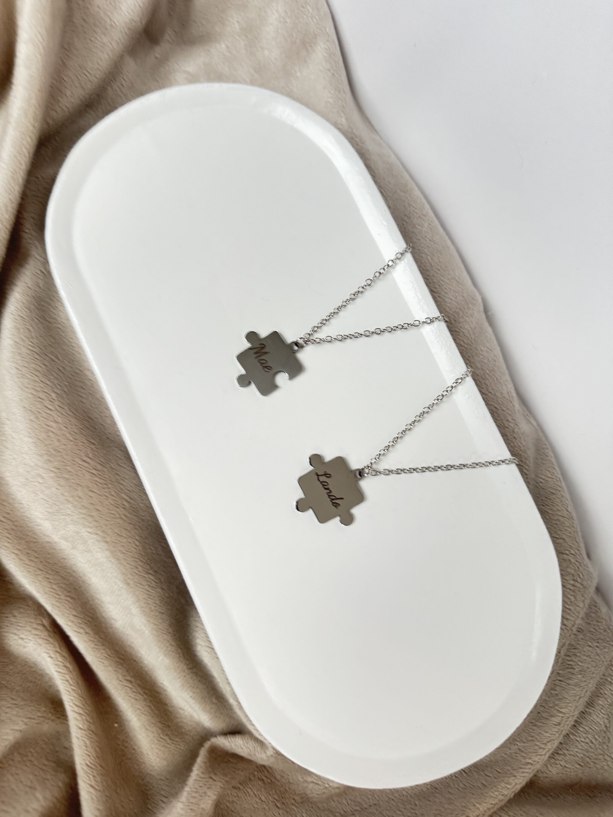 GRAVEERBARE PUZZEL KETTING ZILVER